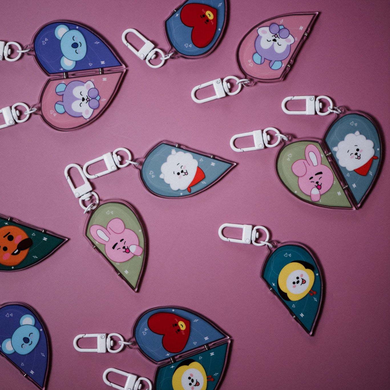 ⟡ Pre-Order ⟡ HEARTSYNC Magnetic Heart Keychain